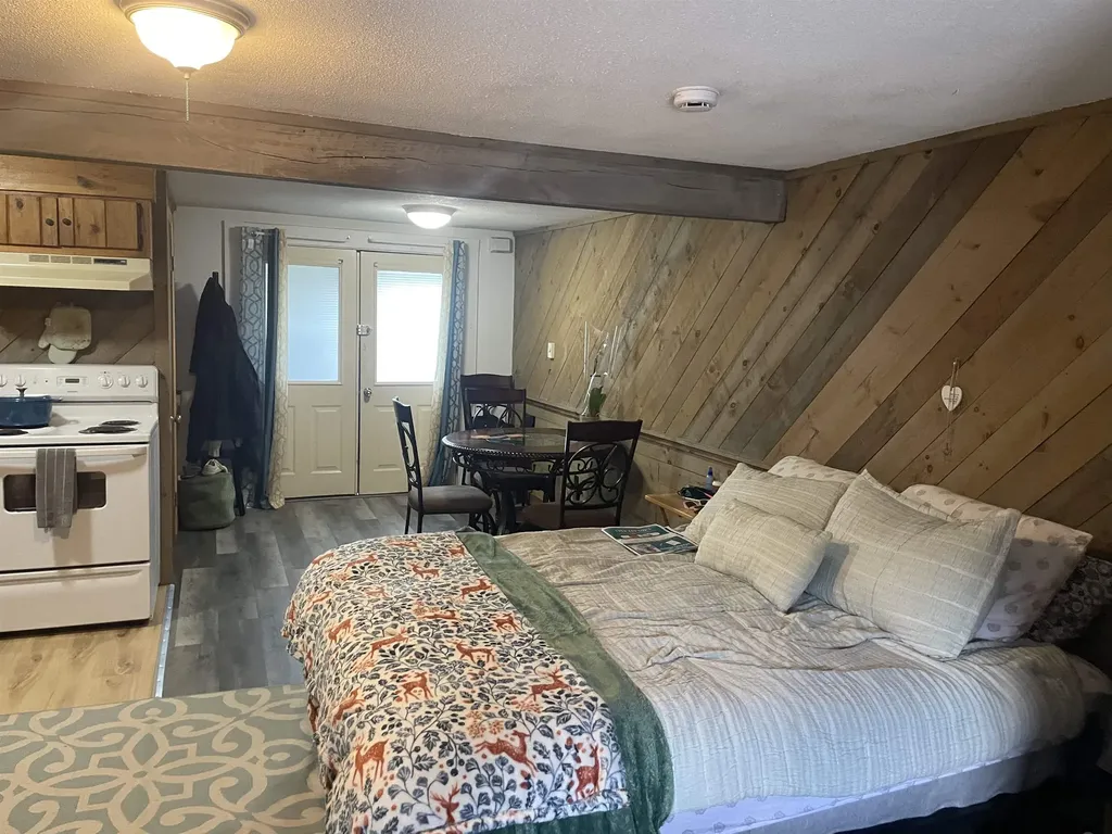 748 Calef Highway Barrington NH 03825