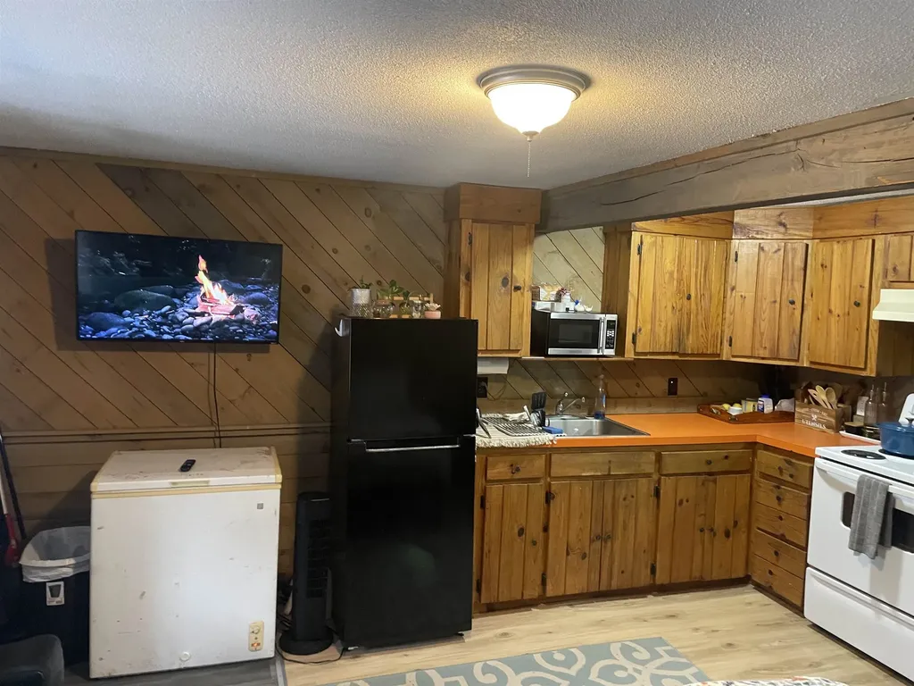 748 Calef Highway Barrington NH 03825