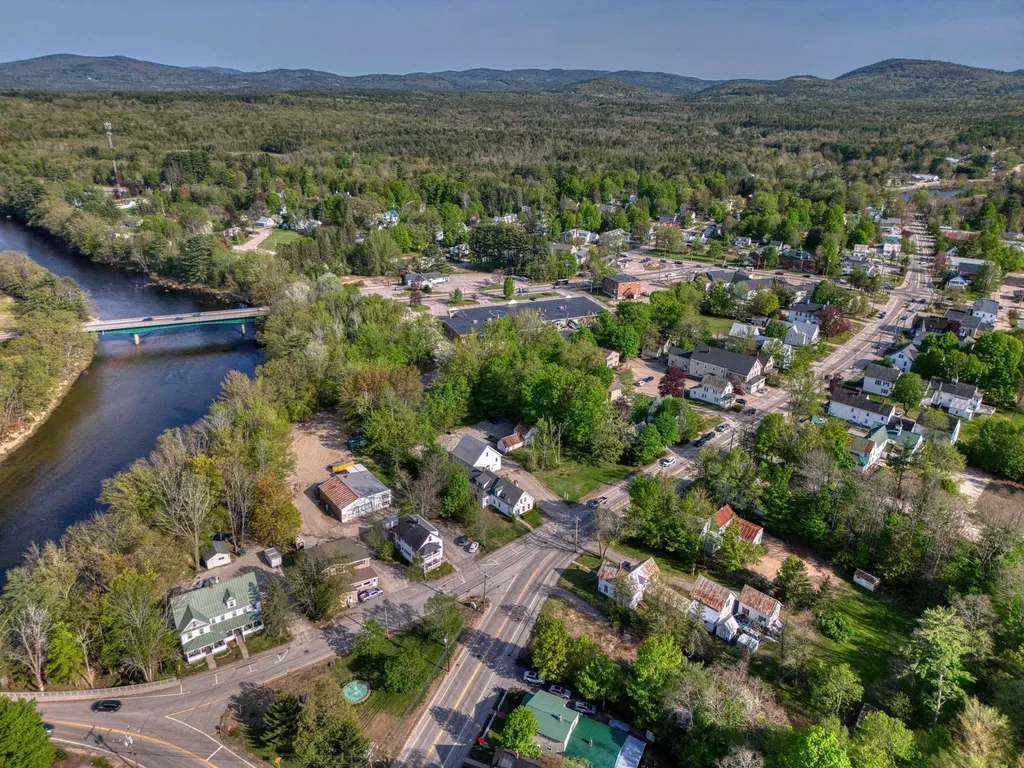 87 Washington Street Conway NH 03818