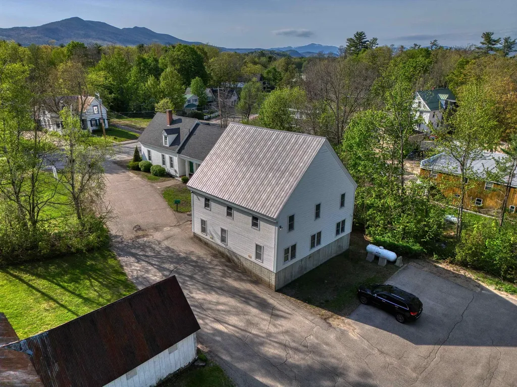 87 Washington Street Conway NH 03818