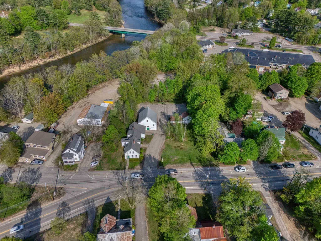 87 Washington Street Conway NH 03818