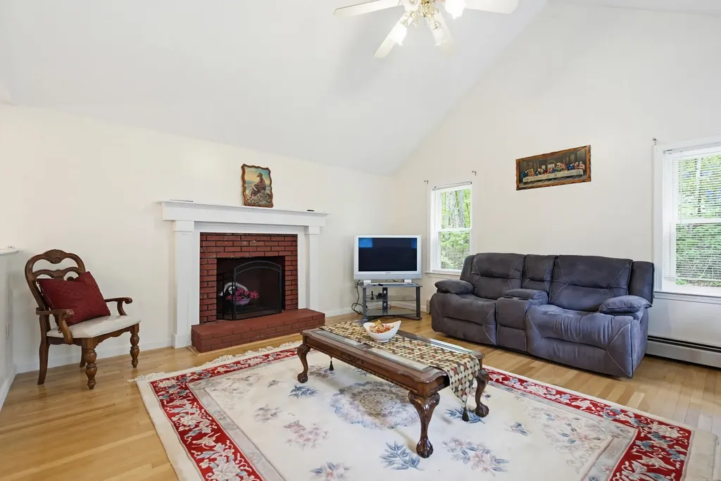 2 Arthur Avenue Hooksett NH 03106