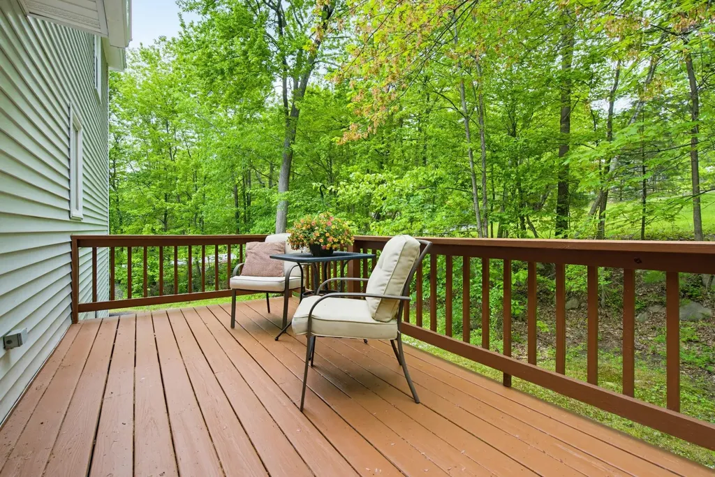 2 Arthur Avenue Hooksett NH 03106