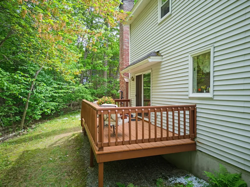 2 Arthur Avenue Hooksett NH 03106