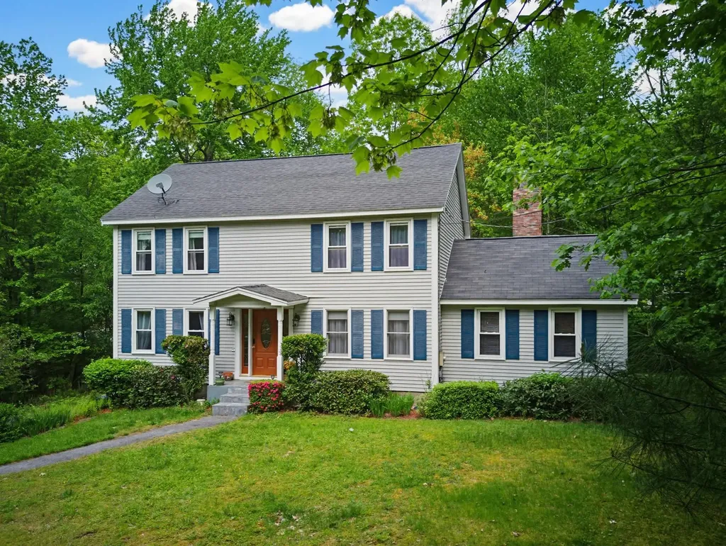 2 Arthur Avenue Hooksett NH 03106