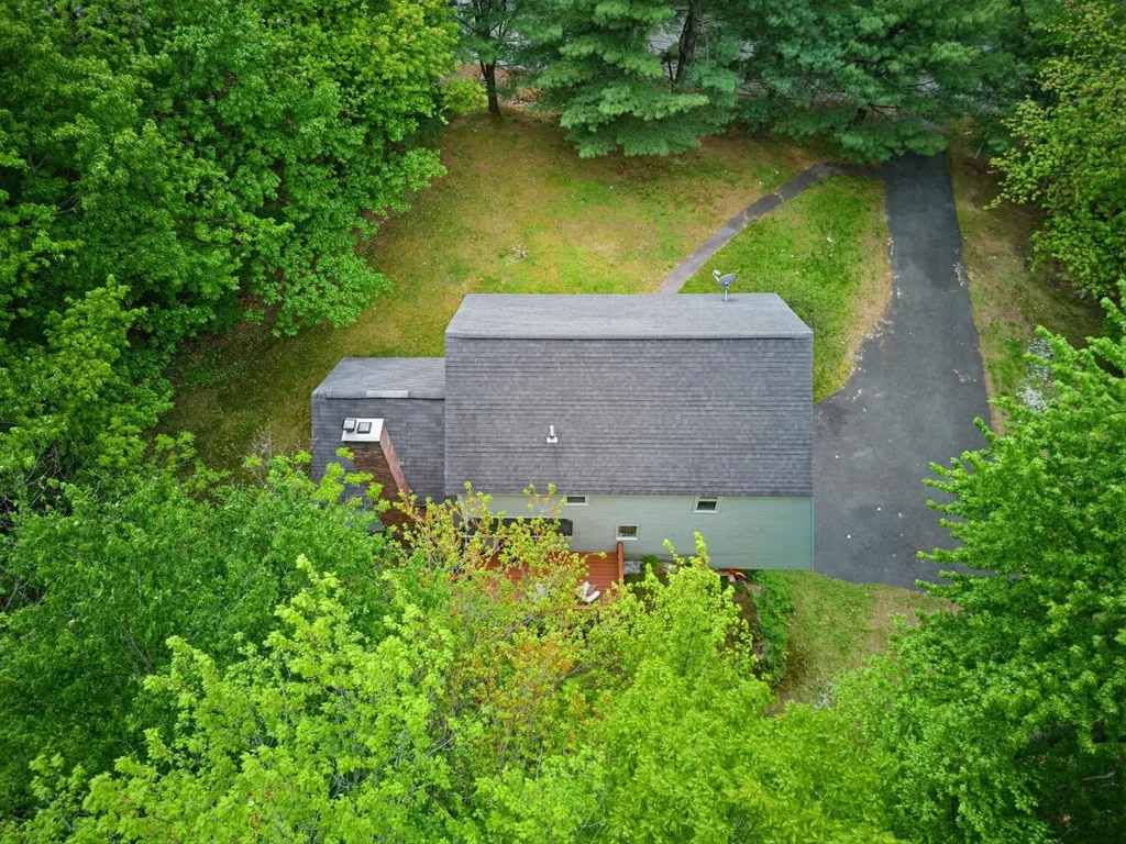 2 Arthur Avenue Hooksett NH 03106