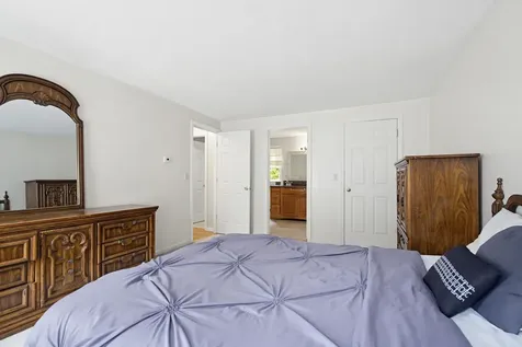 2 Arthur Avenue Hooksett NH 03106