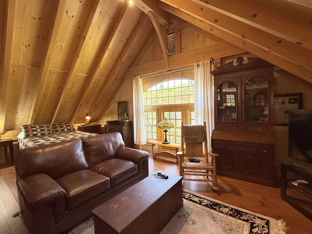 471 Edgemont Road Sunapee NH 03782