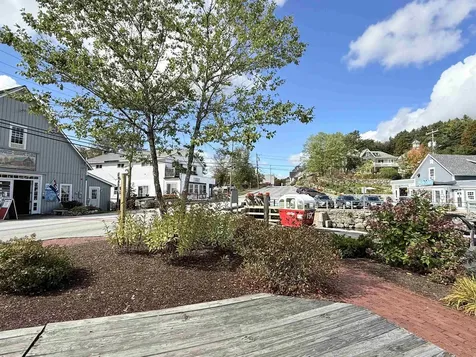 471 Edgemont Road Sunapee NH 03782