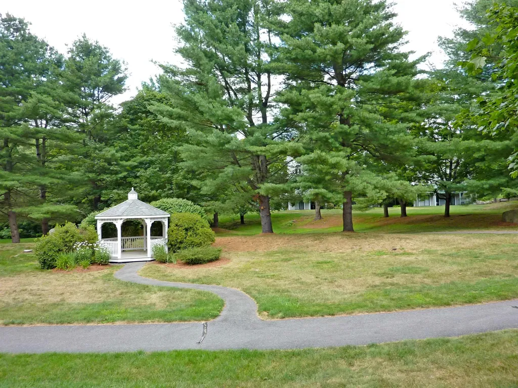 14 Dogwood Drive Nashua NH 03062