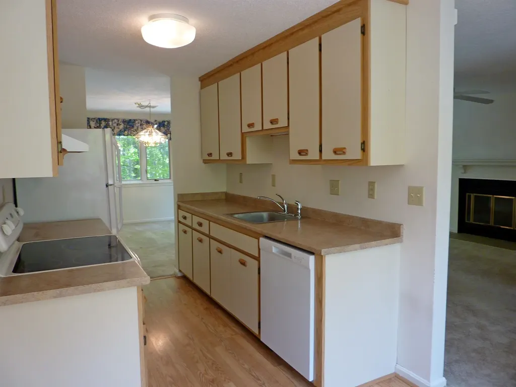 14 Dogwood Drive Nashua NH 03062