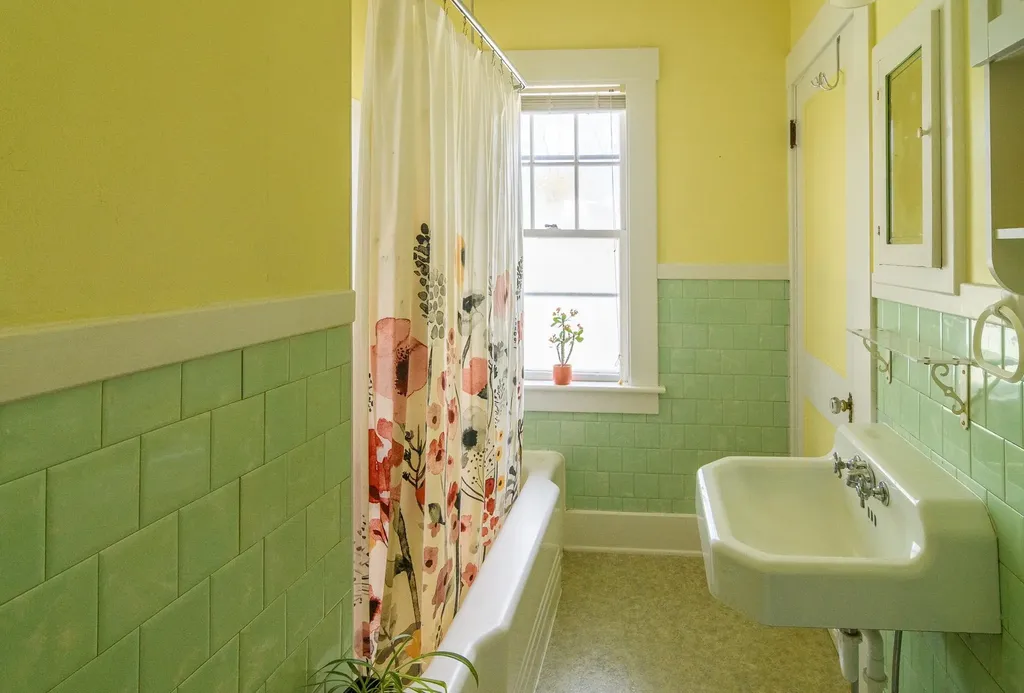117 Oak Grove Avenue Brattleboro VT 05301