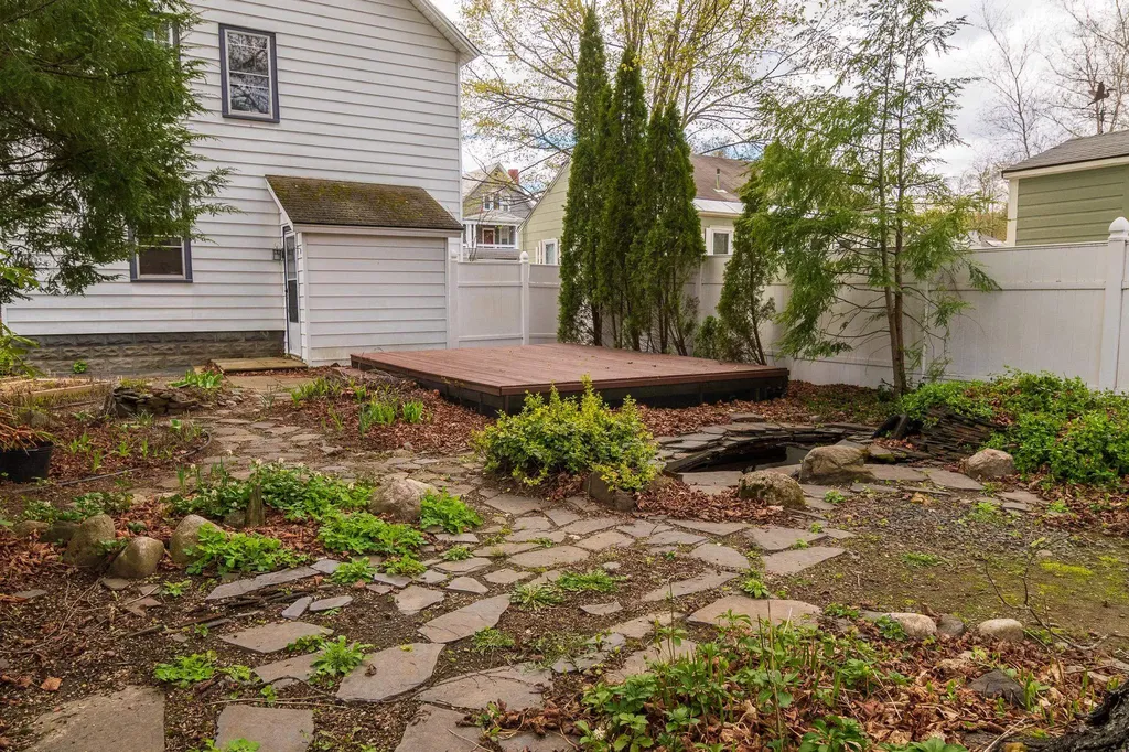 117 Oak Grove Avenue Brattleboro VT 05301