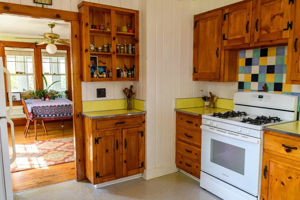117 Oak Grove Avenue Brattleboro VT 05301