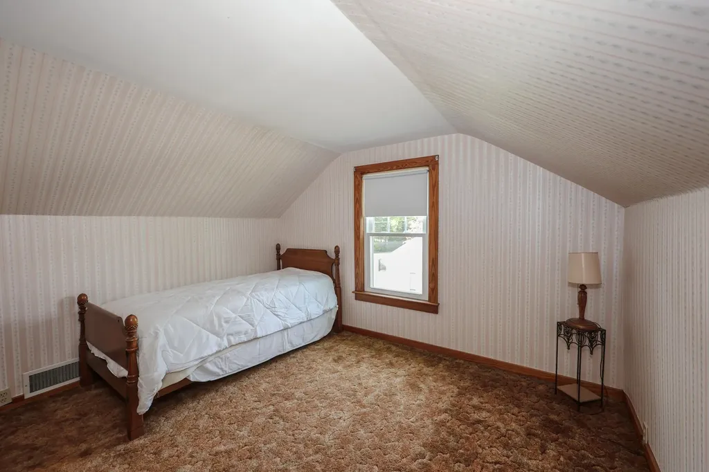 8 Burnham Avenue Nashua NH 03064