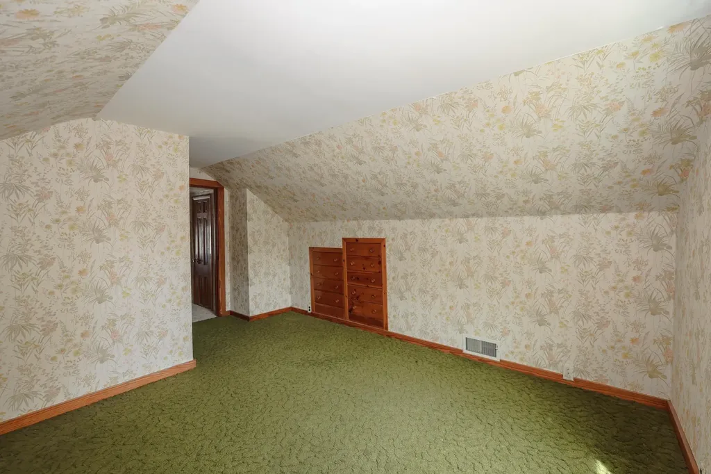8 Burnham Avenue Nashua NH 03064