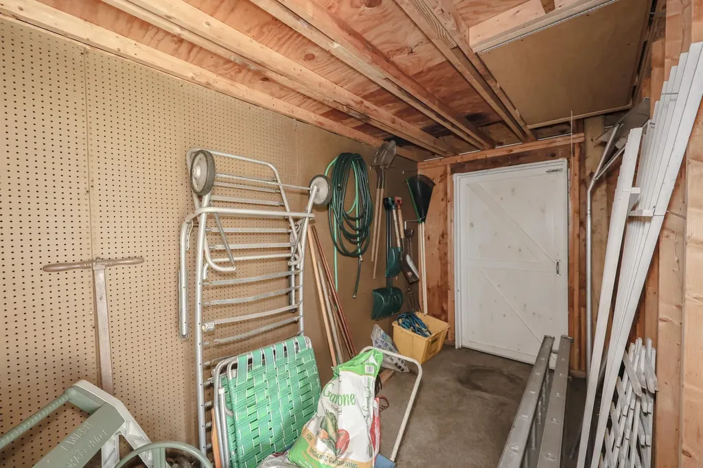 8 Burnham Avenue Nashua NH 03064