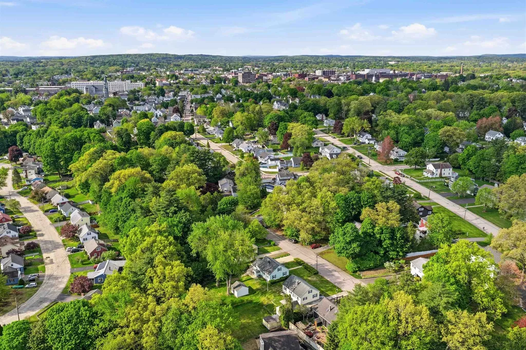 8 Burnham Avenue Nashua NH 03064