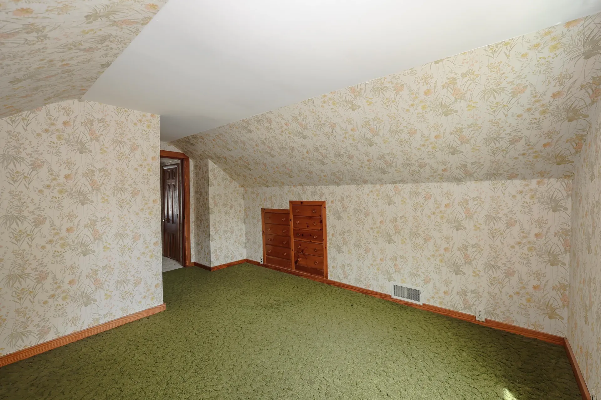 8 Burnham Avenue Nashua NH 03064