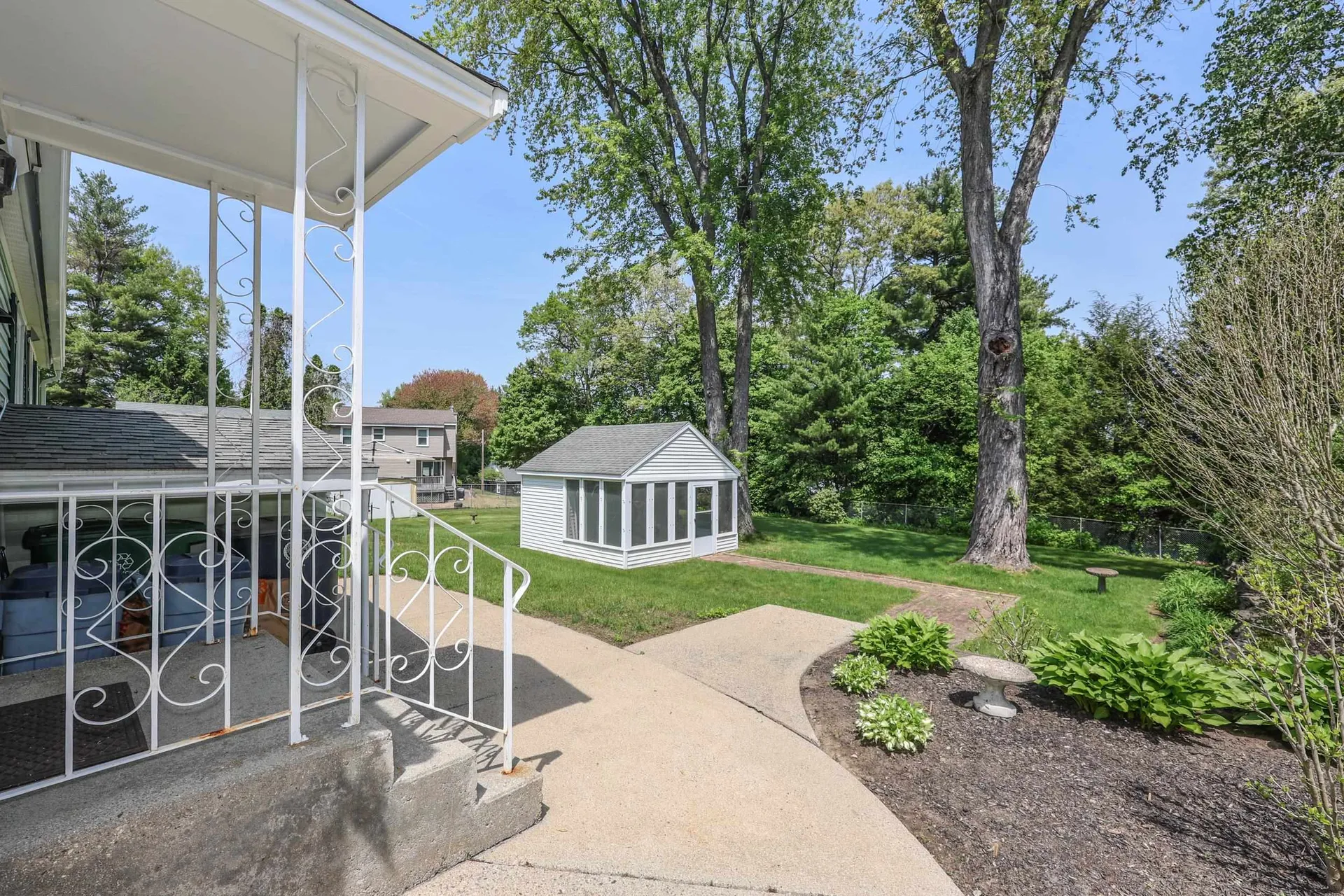 8 Burnham Avenue Nashua NH 03064