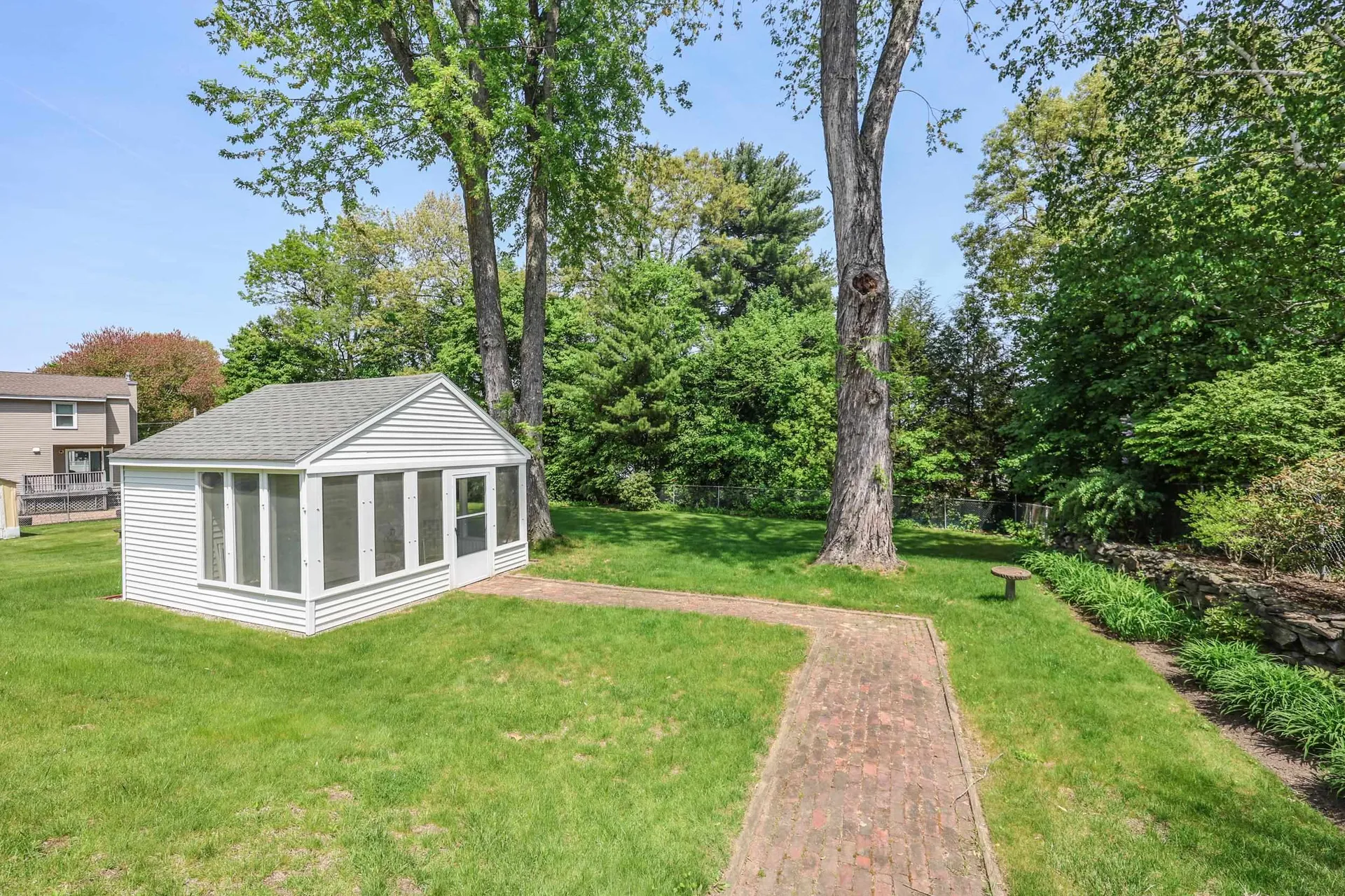8 Burnham Avenue Nashua NH 03064