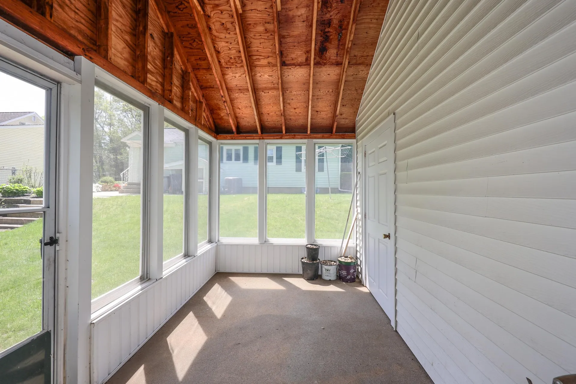 8 Burnham Avenue Nashua NH 03064