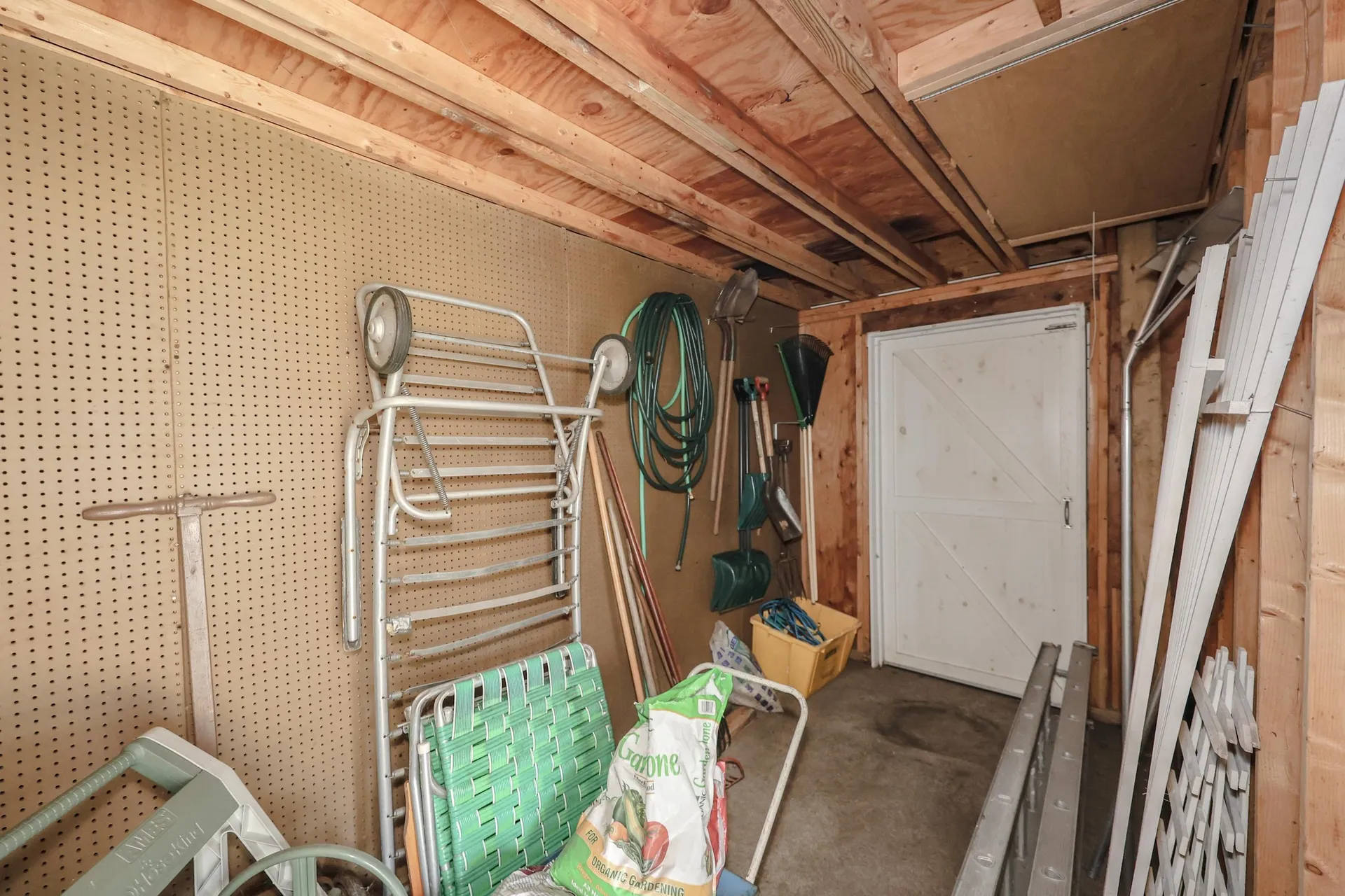 8 Burnham Avenue Nashua NH 03064