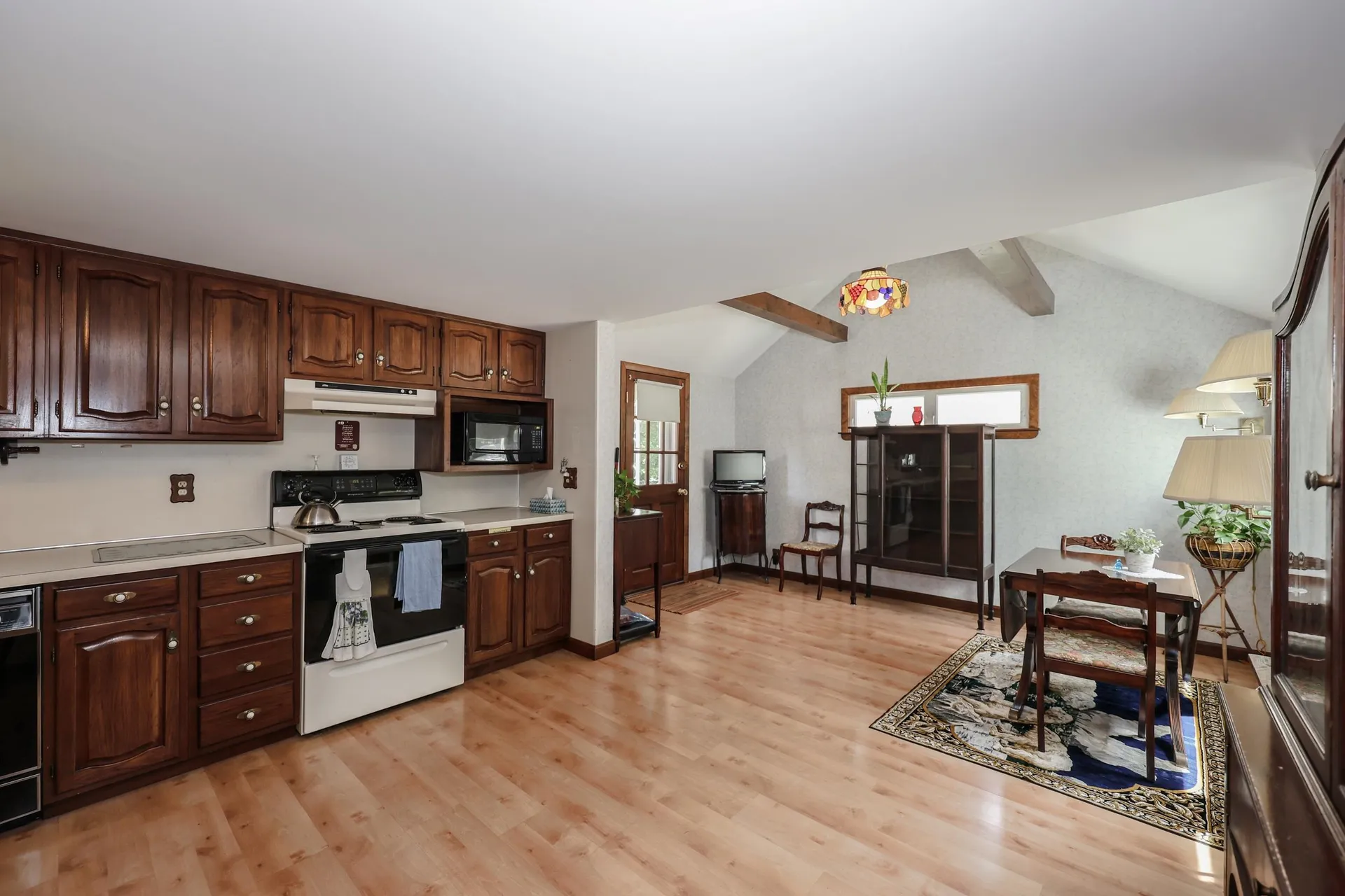 8 Burnham Avenue Nashua NH 03064