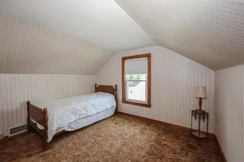 8 Burnham Avenue Nashua NH 03064