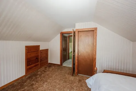 8 Burnham Avenue Nashua NH 03064