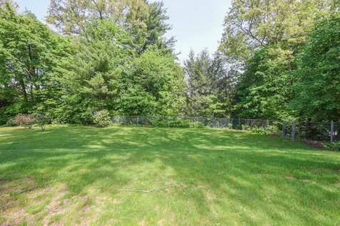 8 Burnham Avenue Nashua NH 03064