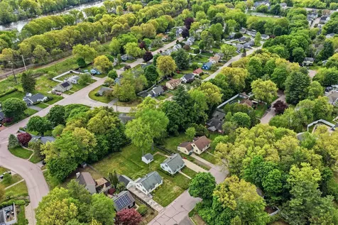 8 Burnham Avenue Nashua NH 03064