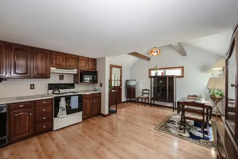 8 Burnham Avenue Nashua NH 03064