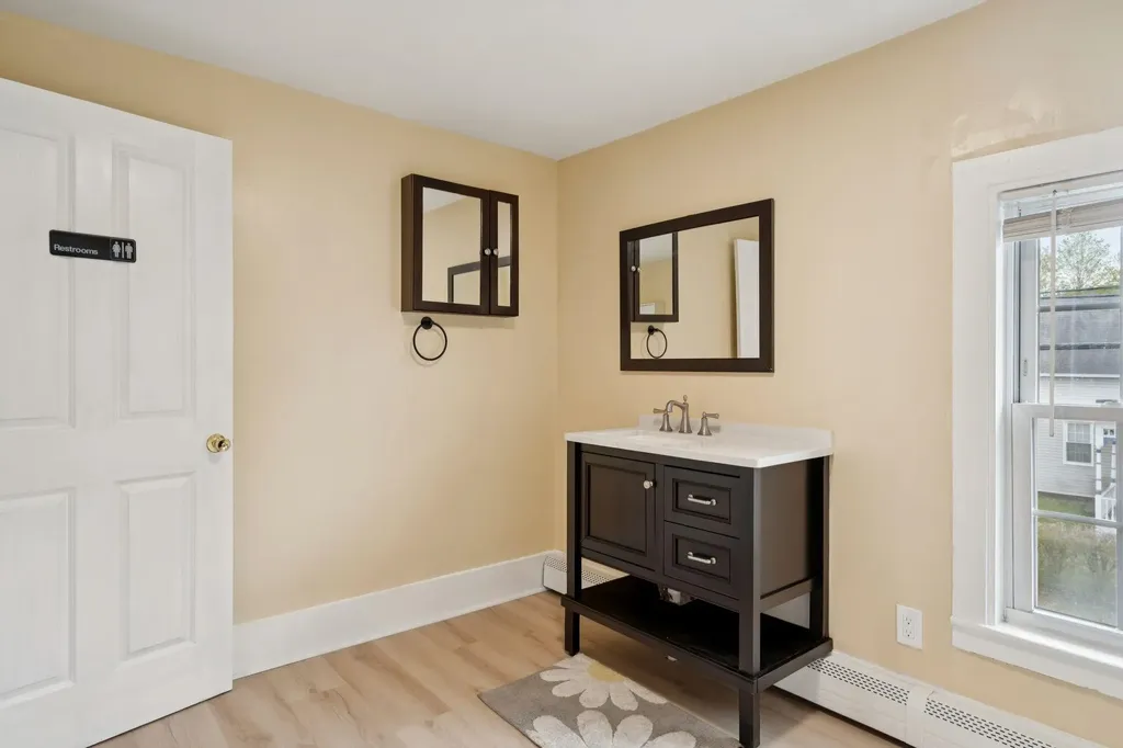 179 Pleasant Street Claremont NH 03743