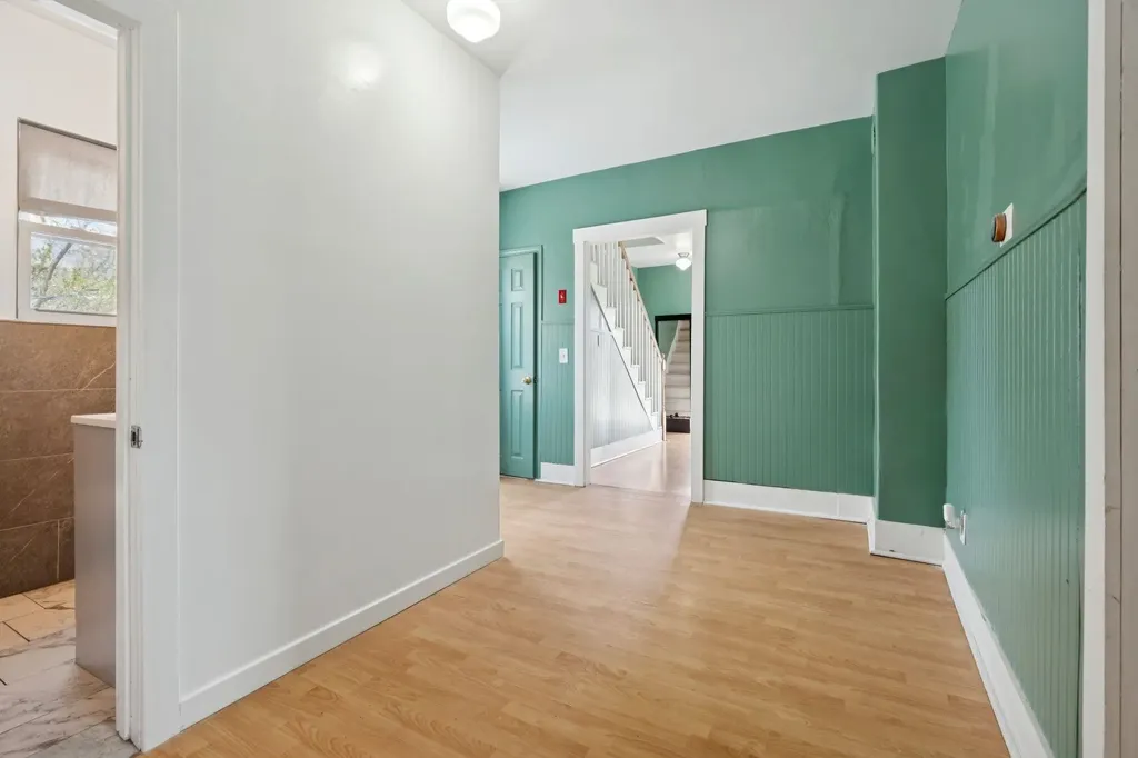 179 Pleasant Street Claremont NH 03743