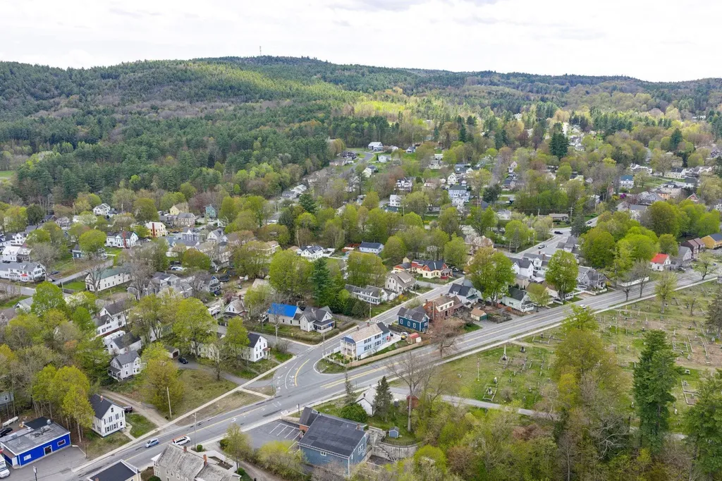 179 Pleasant Street Claremont NH 03743