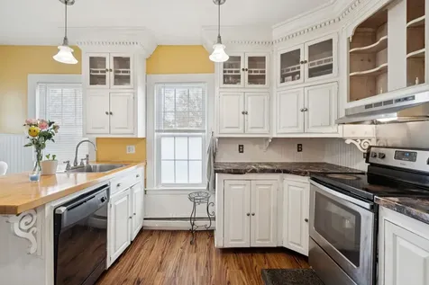 179 Pleasant Street Claremont NH 03743