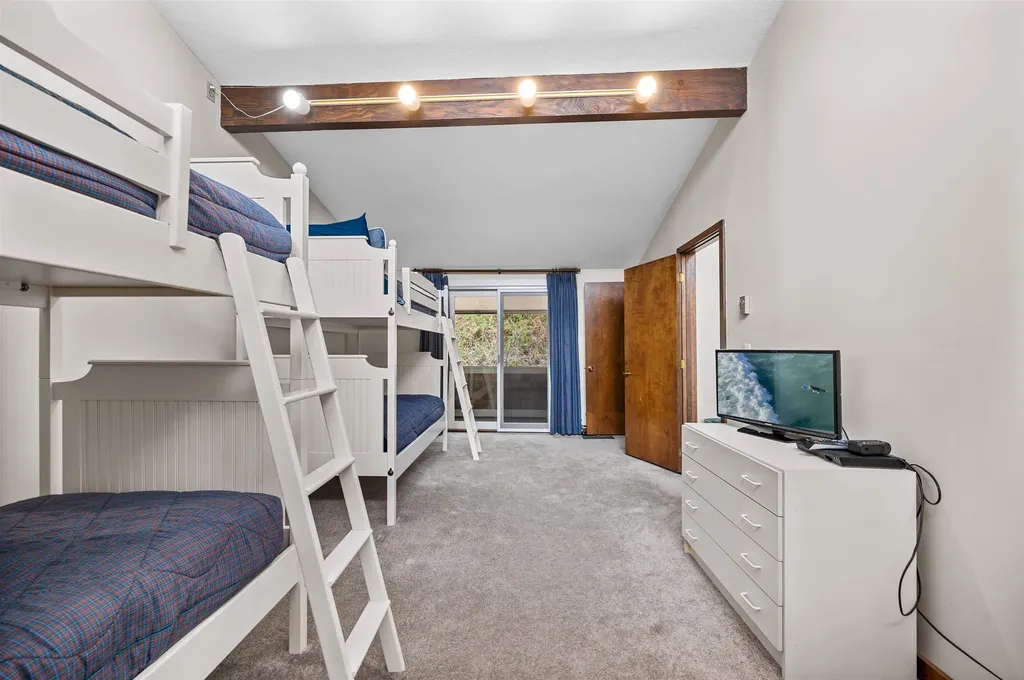 105 Forum Drive Warren VT 05674