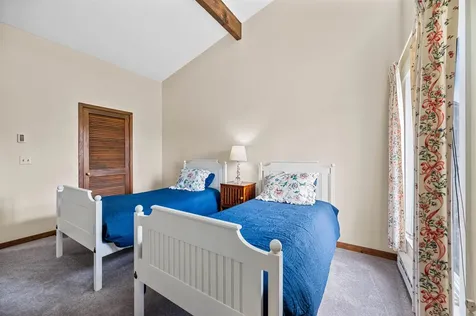 105 Forum Drive Warren VT 05674