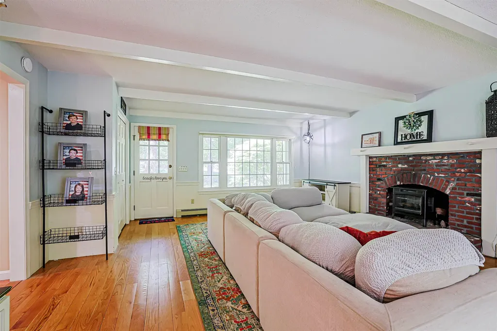 19 Winterberry Drive Amherst NH 03031