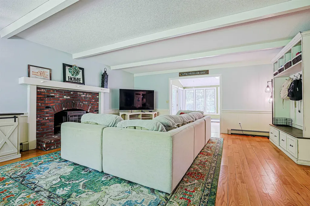 19 Winterberry Drive Amherst NH 03031