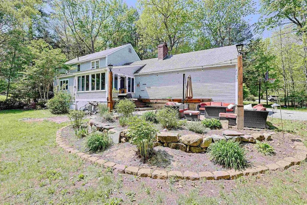 19 Winterberry Drive Amherst NH 03031