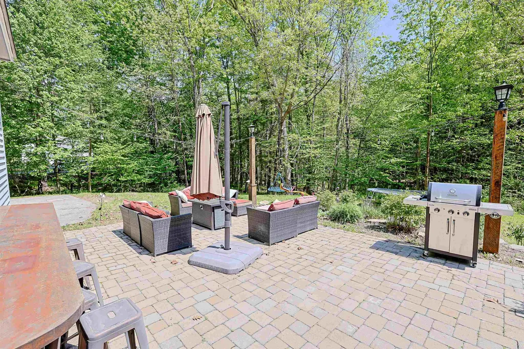 19 Winterberry Drive Amherst NH 03031
