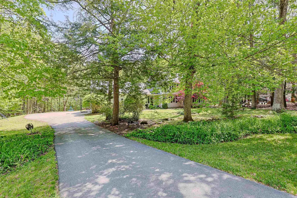 19 Winterberry Drive Amherst NH 03031