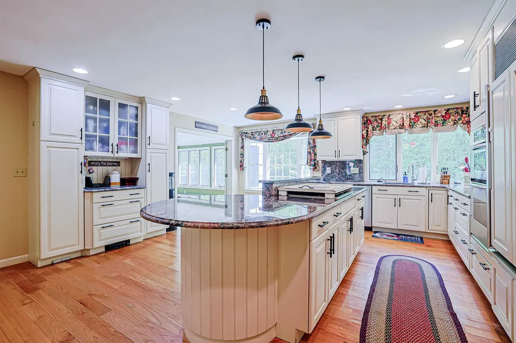19 Winterberry Drive Amherst NH 03031
