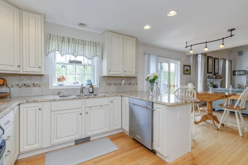 3 South Parrish Drive Londonderry NH 03053