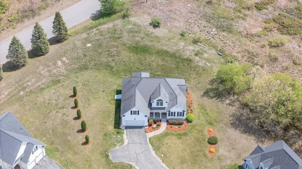 3 South Parrish Drive Londonderry NH 03053