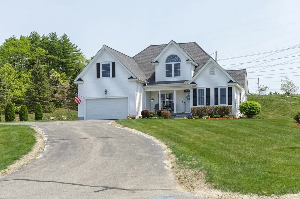 3 South Parrish Drive Londonderry NH 03053