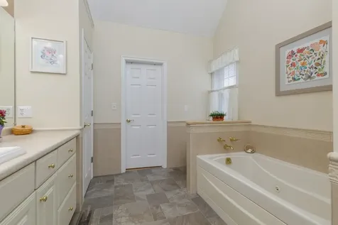 3 South Parrish Drive Londonderry NH 03053