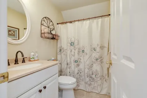 3 South Parrish Drive Londonderry NH 03053